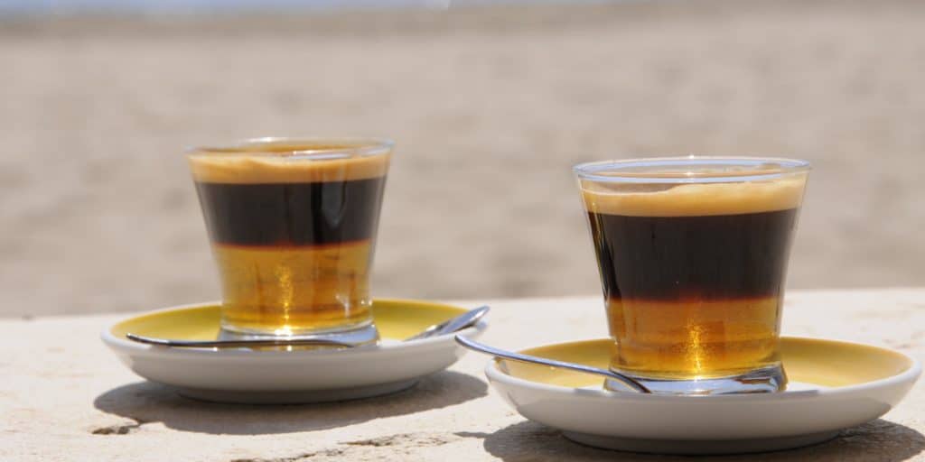 El café Cremaet es una versión de otro tipo de café llamado "carajillo". En cuanto a su historia, el carajillo se originó en los tiempos en que Cuba era colonia de España.
